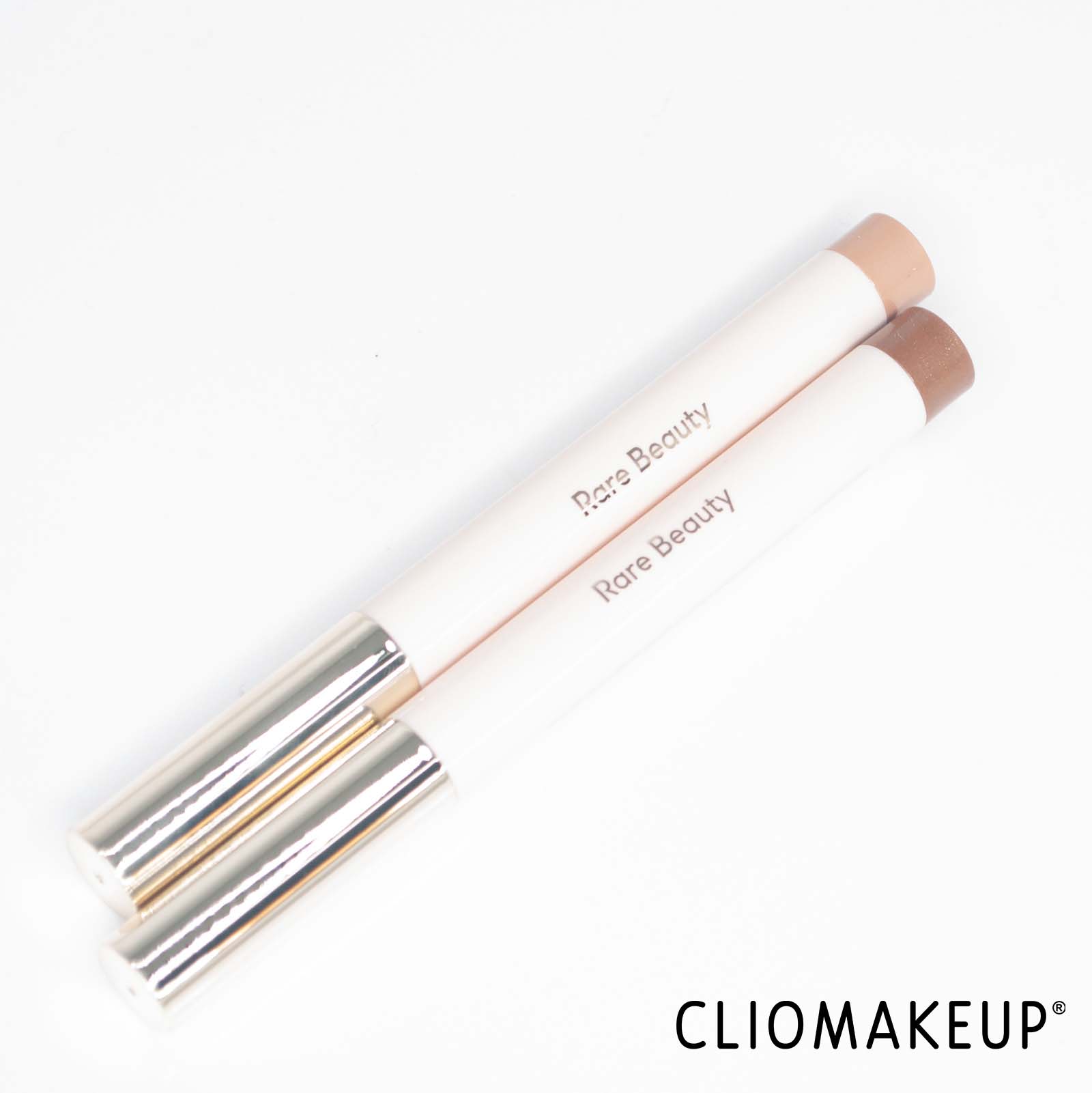 cliomakeup-recensione-ombretti-rare-beauty-all-of-the-above-weightless-eyeshadow-stick-4