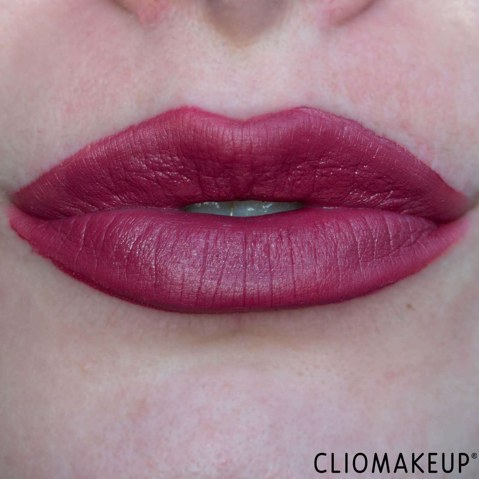 cliomakeup-recensione-rossetto-essence-8h-matte-liquid-lipstick-12