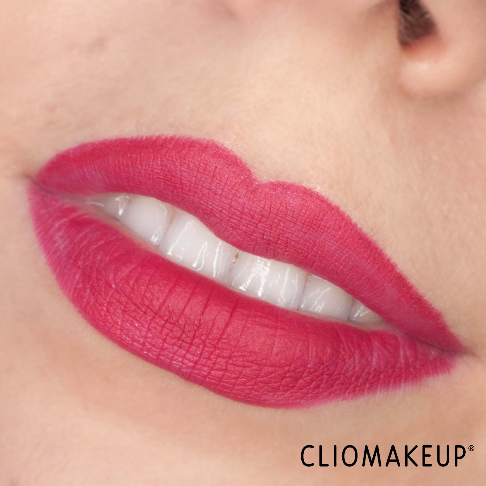 cliomakeup-recensione-rossetto-kiko-beauty-essentials-2-in-1-long-lasting-matte-lipstick-e-pencil-11