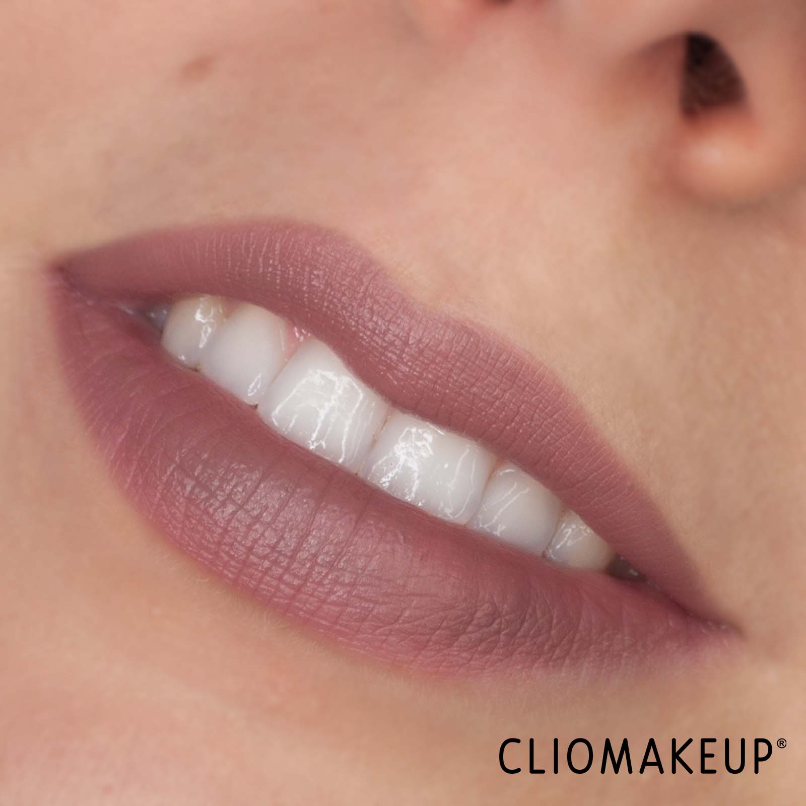 cliomakeup-recensione-rossetto-liquido-wycon-long-lasting-liquid-lipstick-11