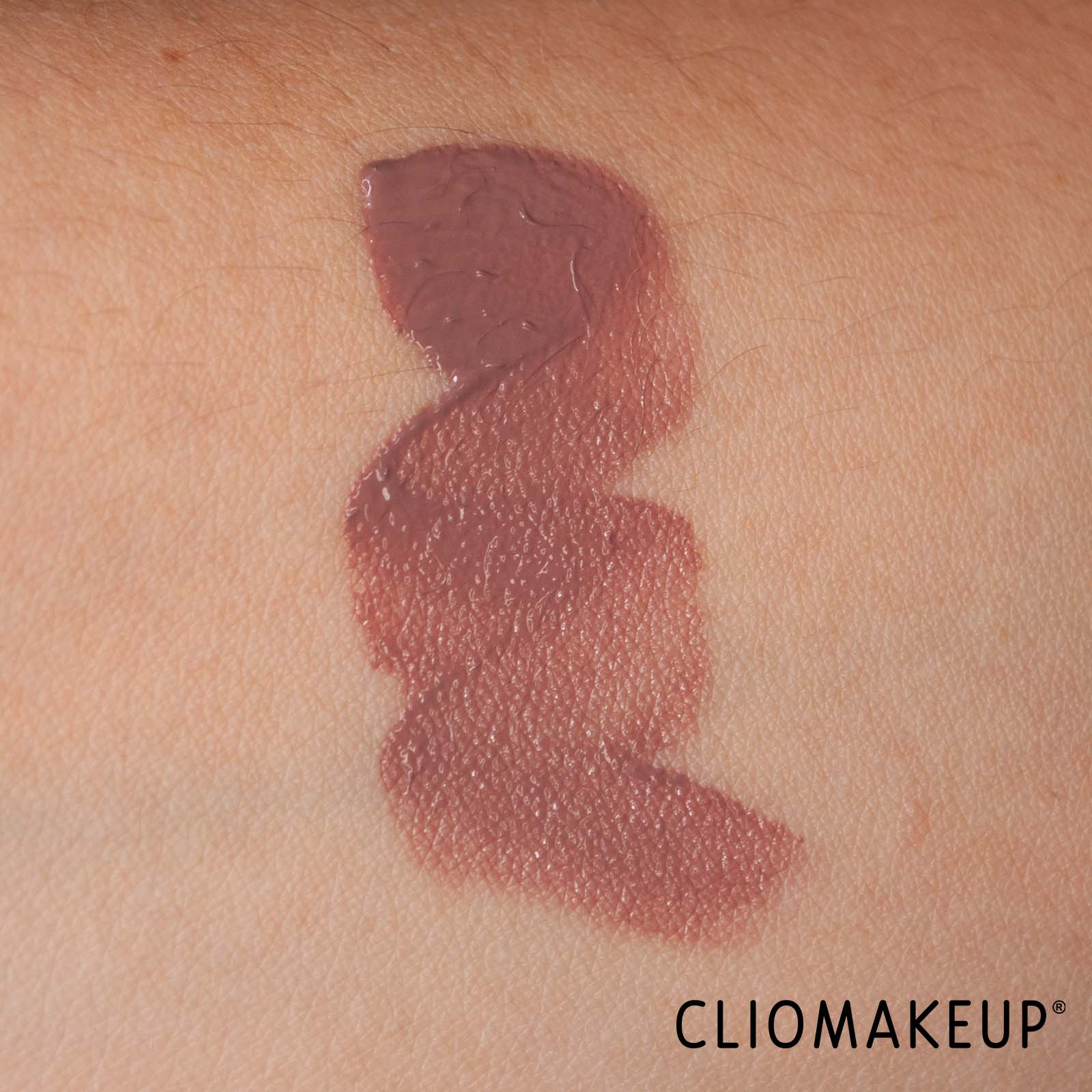 cliomakeup-recensione-rossetto-liquido-wycon-long-lasting-liquid-lipstick-7