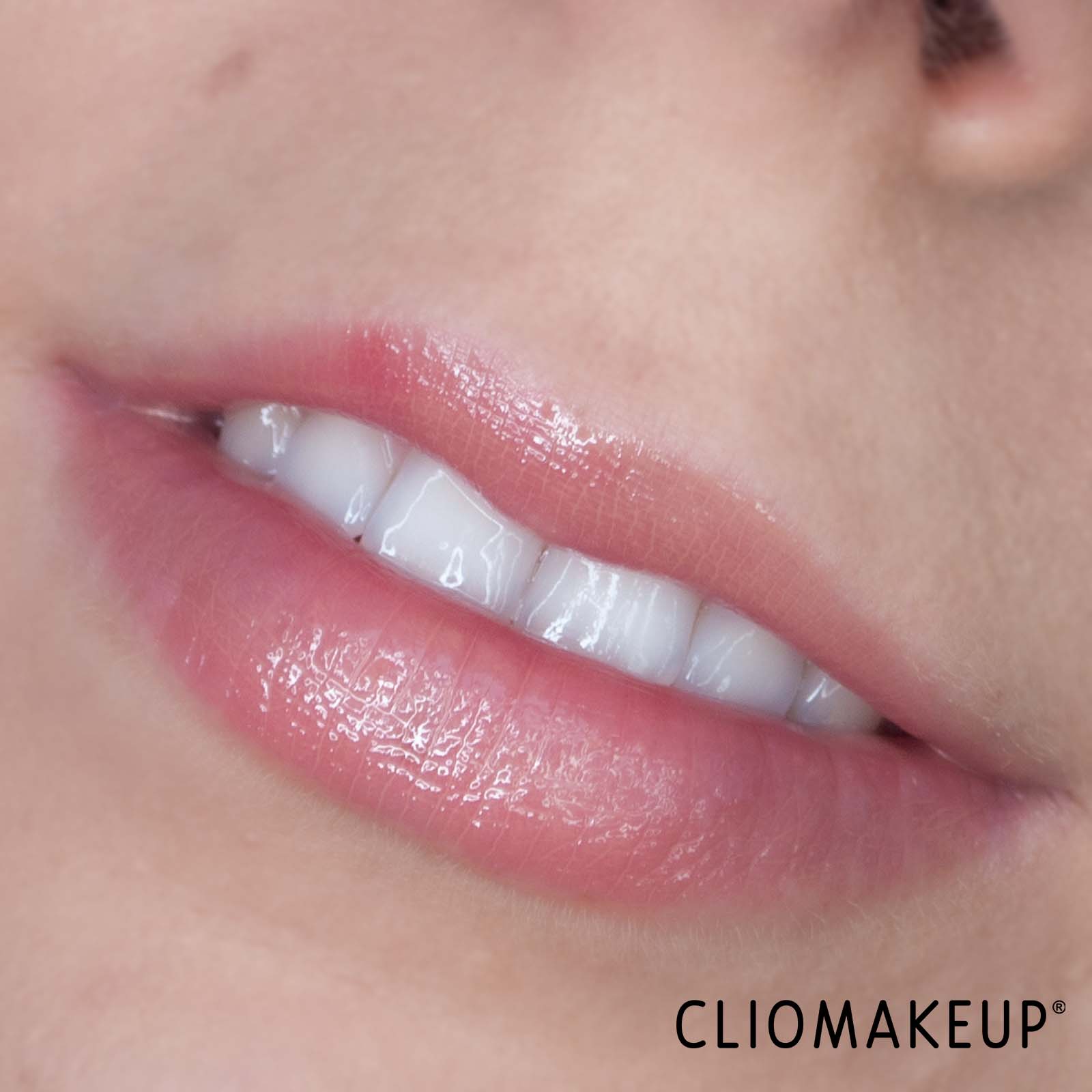 cliomakeup-recensione-volumizzante-labbra-grande-cosmetics-grande-lips-hydrating-lip-plumper-11