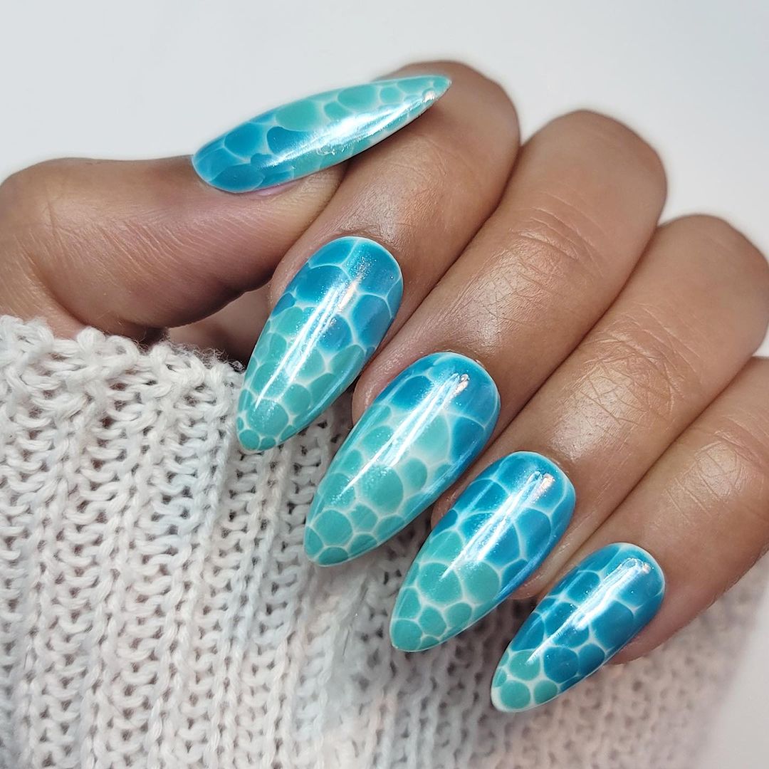 cliomakeup-water-nails-lultima-tendenza-unghie-del-web-come-realizzarle-3