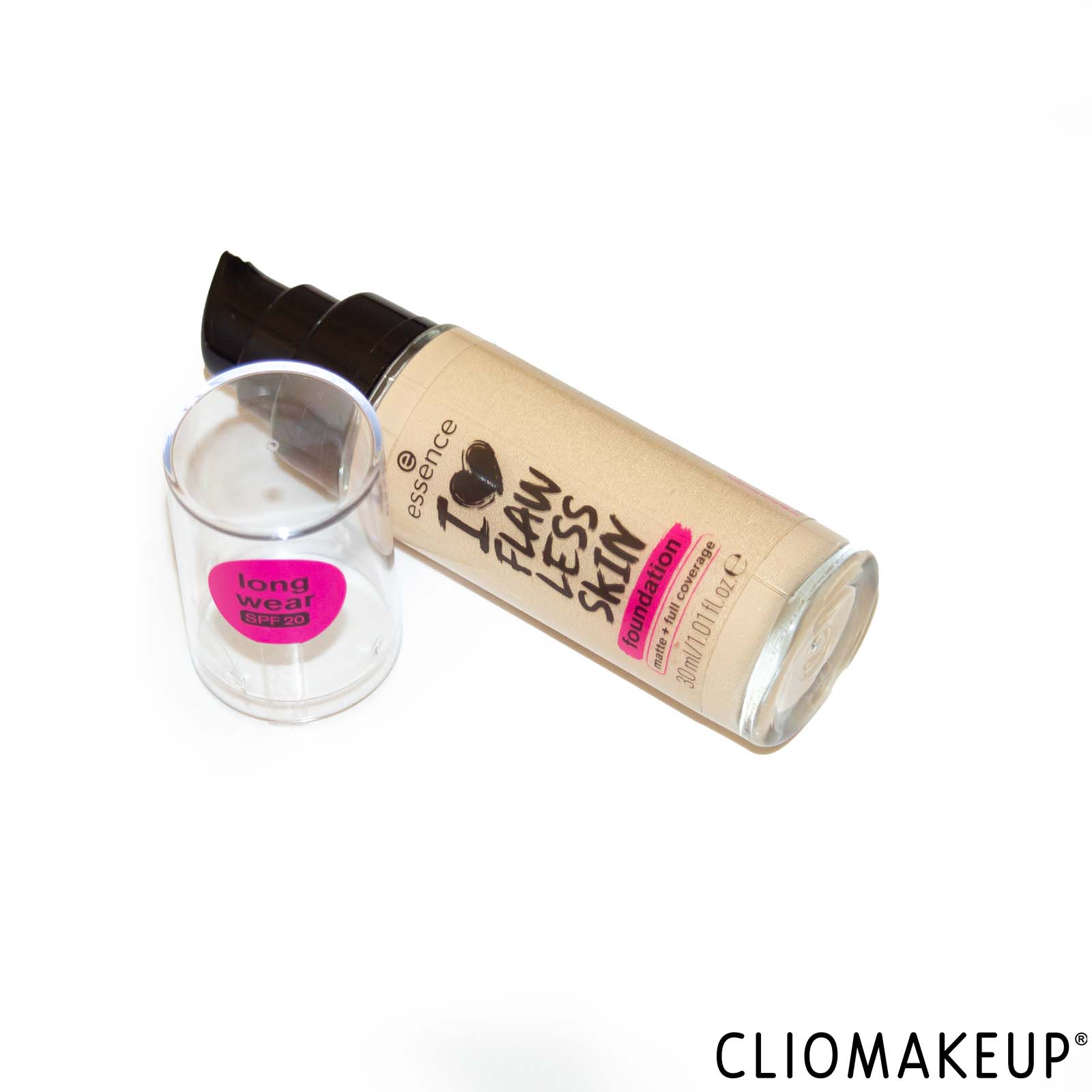 cliomakeup-recensione-fondotinta-essence-foundation-i-love-flawless-skin-foundation-4