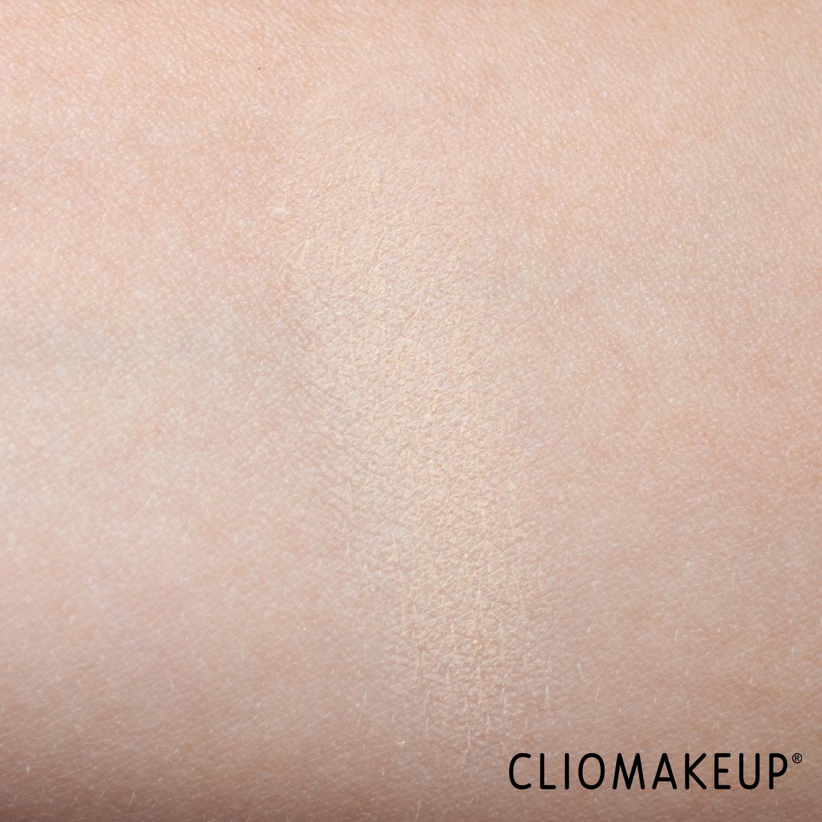 cliomakeup-recensione-fondotinta-sephora-matte-powder-foundation-6