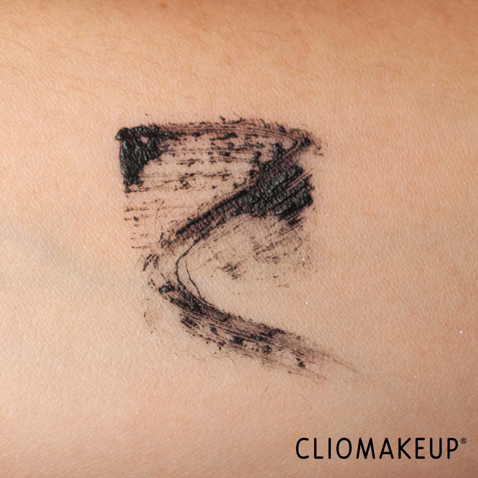 cliomakeup-recensione-mascara-clinique-high-impact-high-fi-full-volume-mascara-7