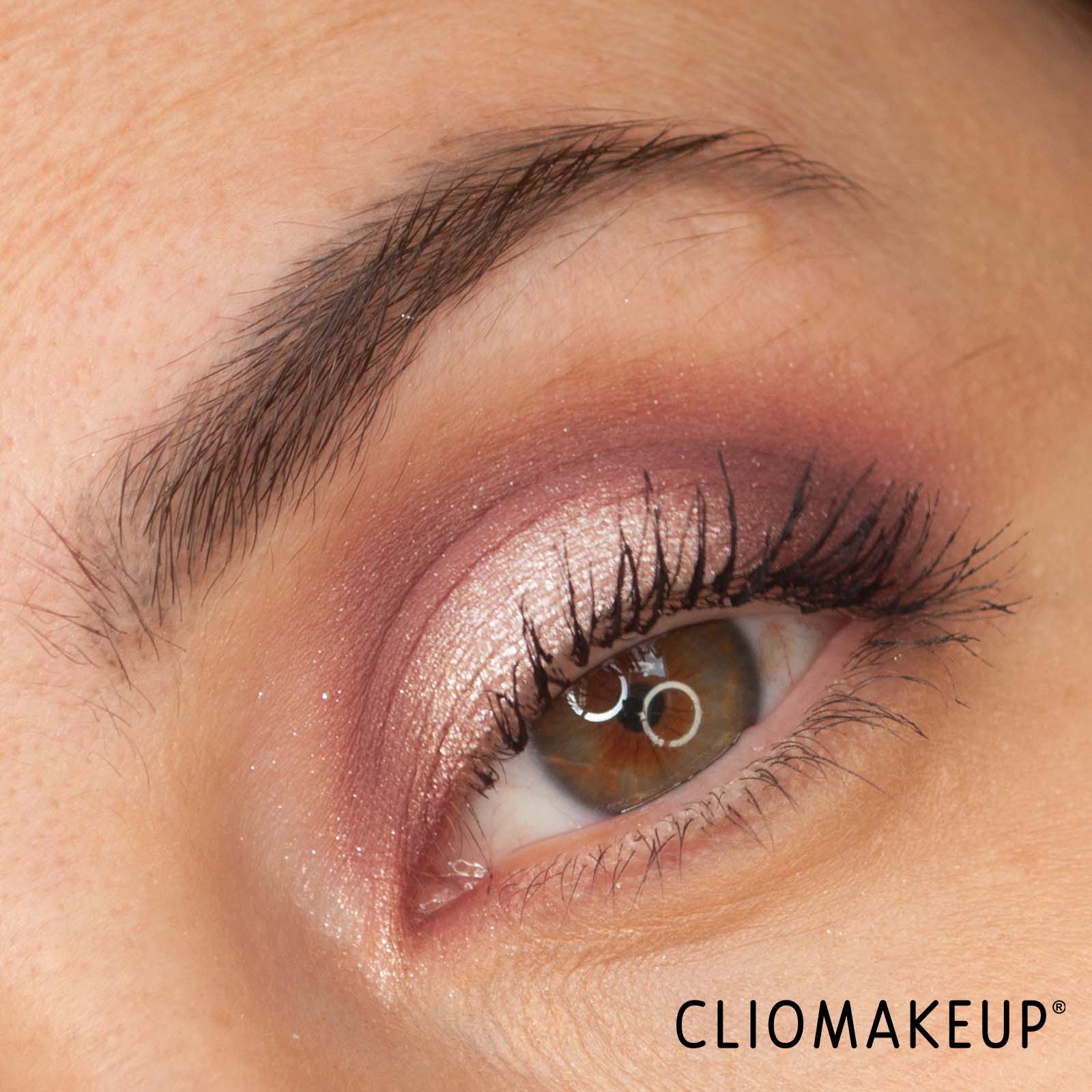 cliomakeup-recensione-palette-kiko-beauty-essentials-all-shades-of-eyeshadow-palette-11