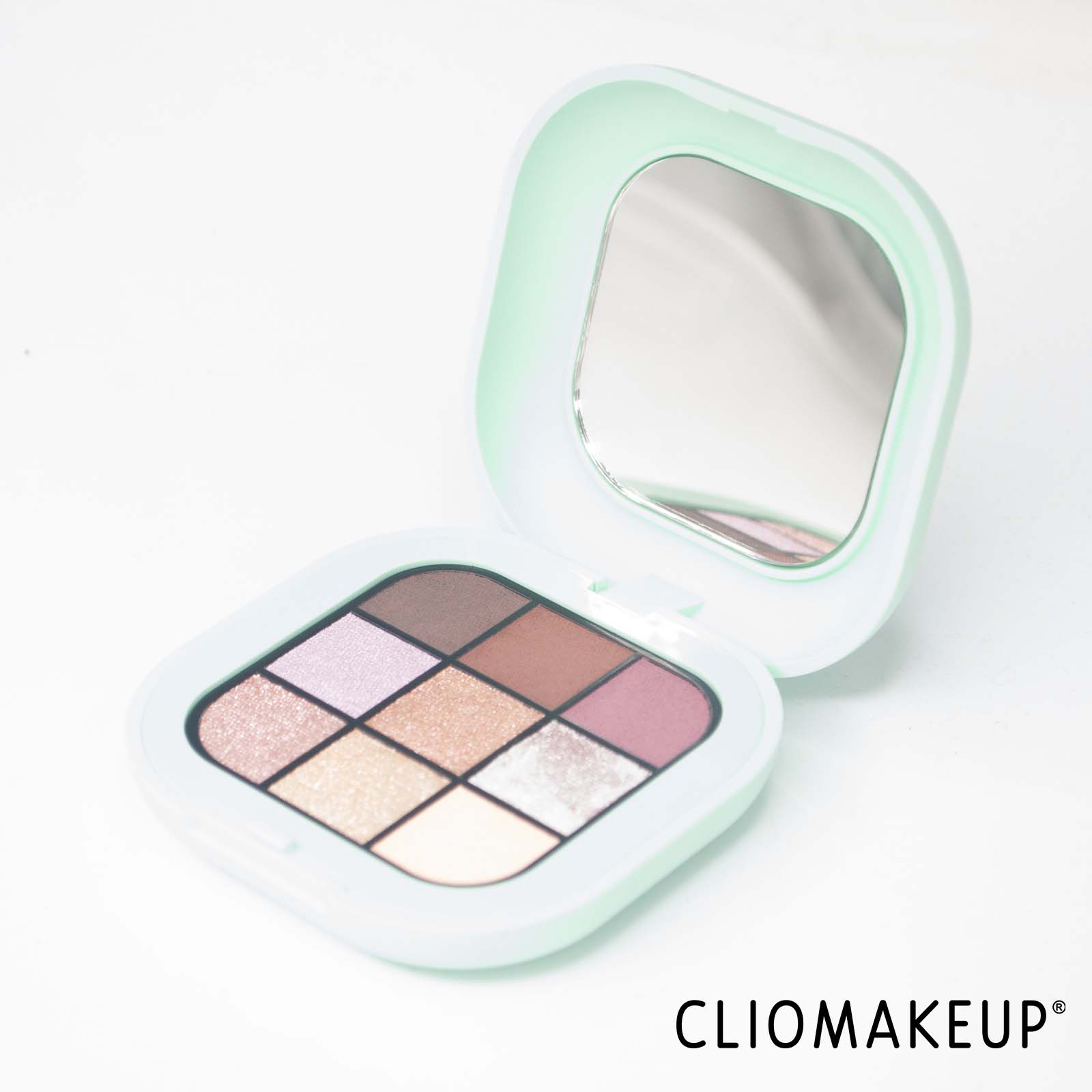 cliomakeup-recensione-palette-kiko-beauty-essentials-all-shades-of-eyeshadow-palette-5