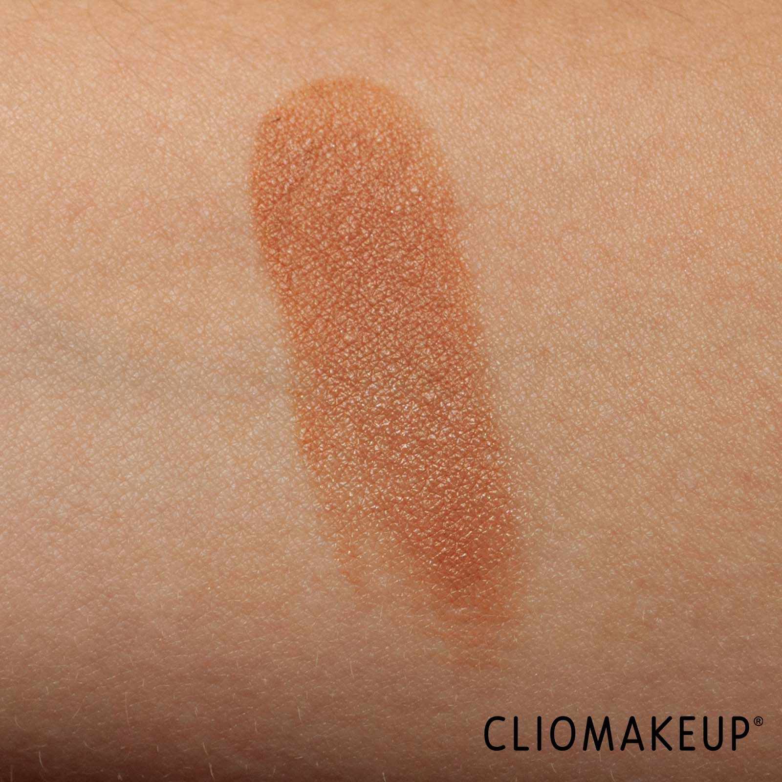 cliomakeup-recensione-bronzer-revolution-pro-glow-edit-cream-bronzer-6