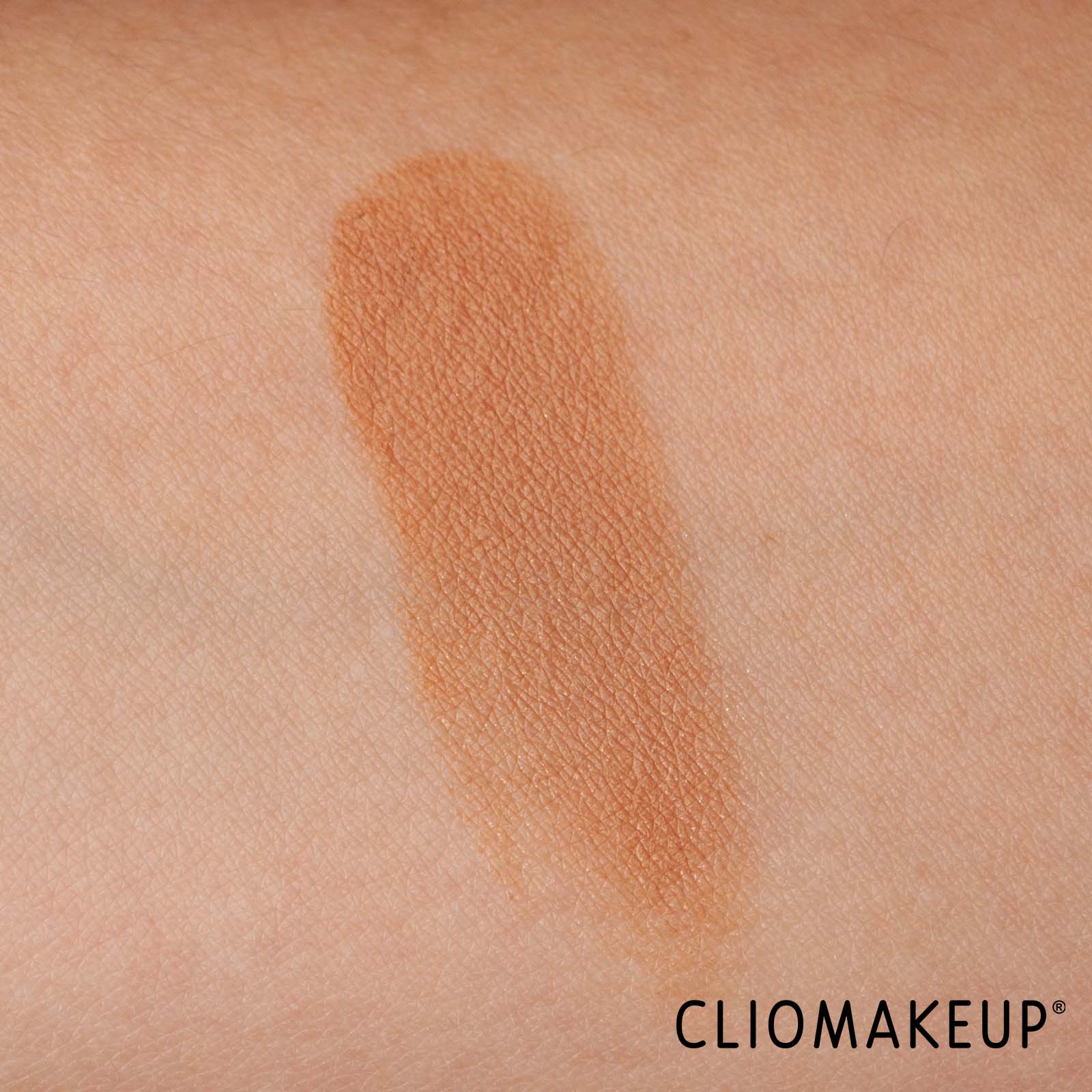 cliomakeup-recensione-bronzer-revolution-pro-glow-edit-cream-bronzer-7