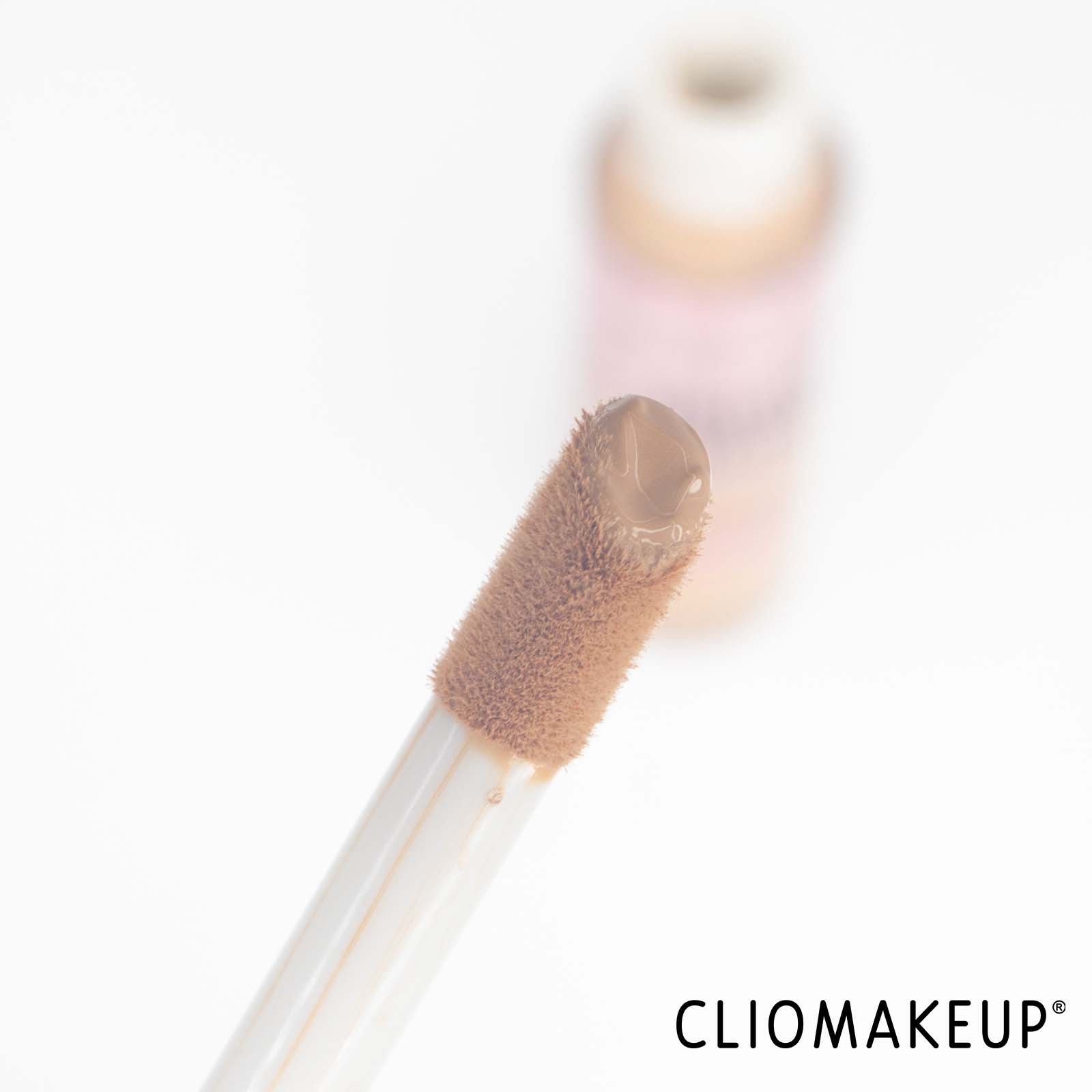 cliomakeup-recensione-crema-colorata-revolution-bright-light-face-glow-5