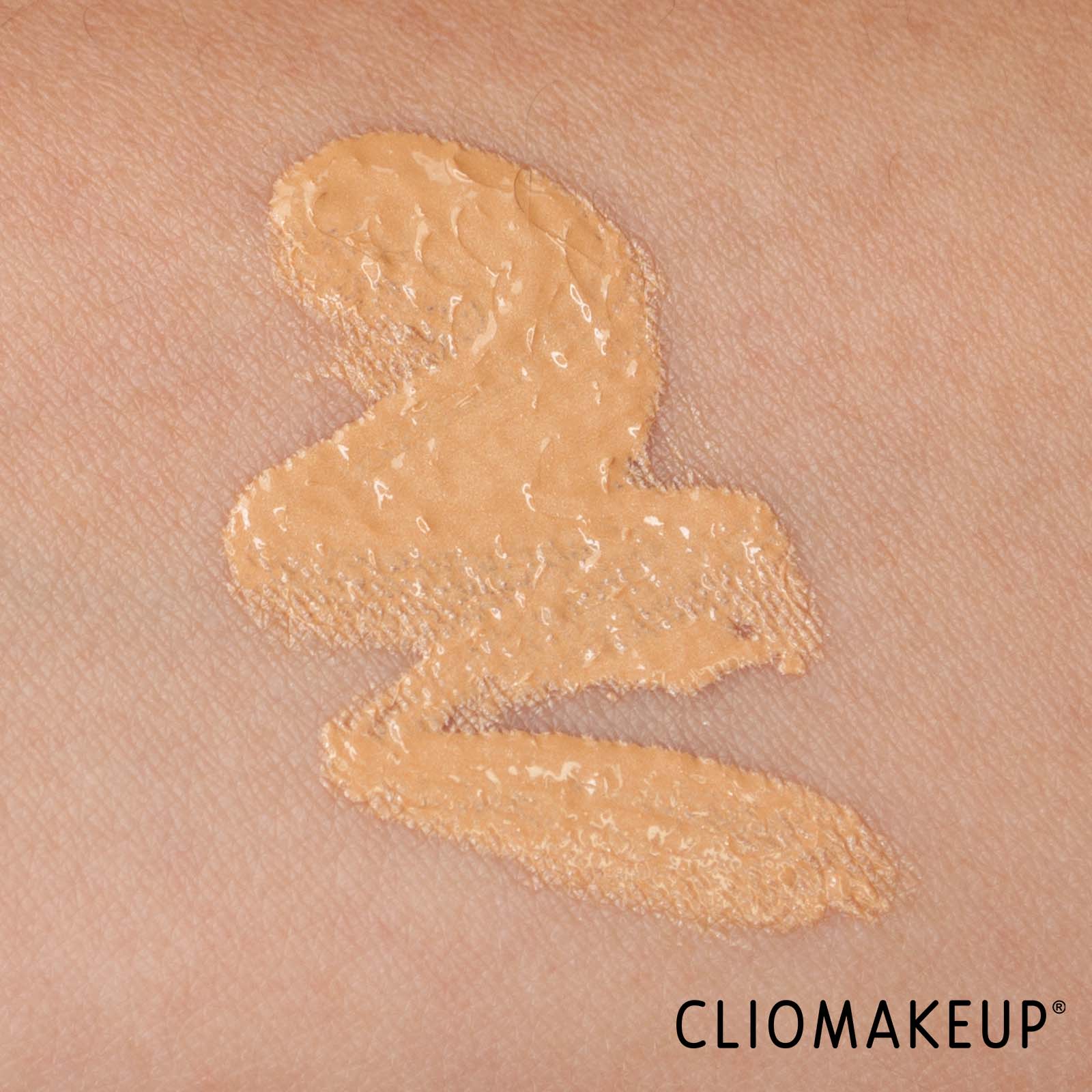 cliomakeup-recensione-crema-colorata-revolution-bright-light-face-glow-7