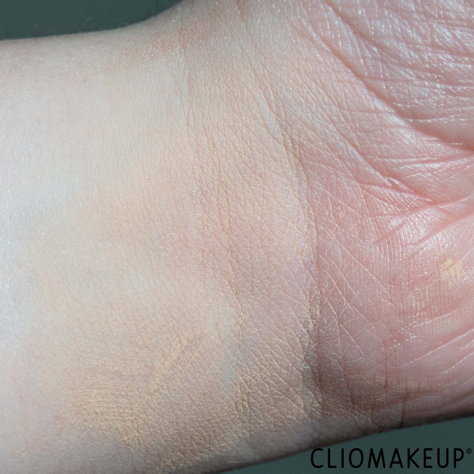 cliomakeup-recensione-primer-maybelline-perfector-4-in-1-whipped-matte-make-up-8