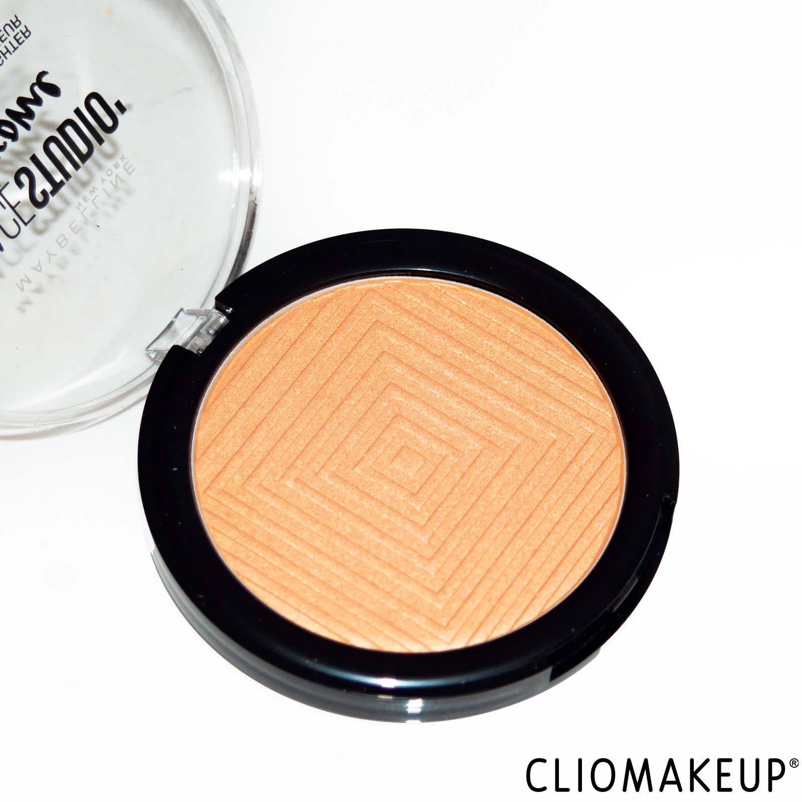 cliomakeup-recensione-bronzer-maybelline-master-chrome-terra-viso-illuminante-4