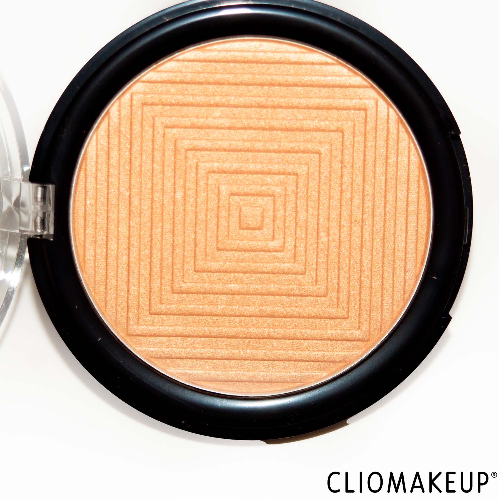 cliomakeup-recensione-bronzer-maybelline-master-chrome-terra-viso-illuminante-5