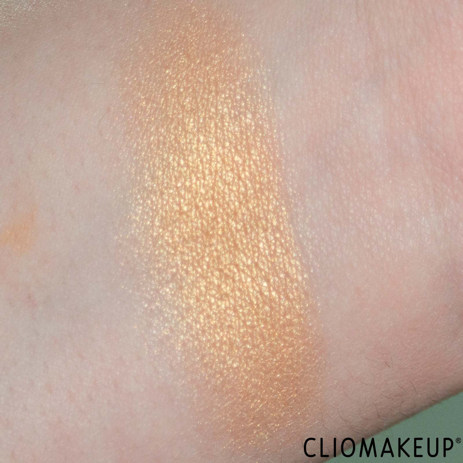 cliomakeup-recensione-bronzer-maybelline-master-chrome-terra-viso-illuminante-6