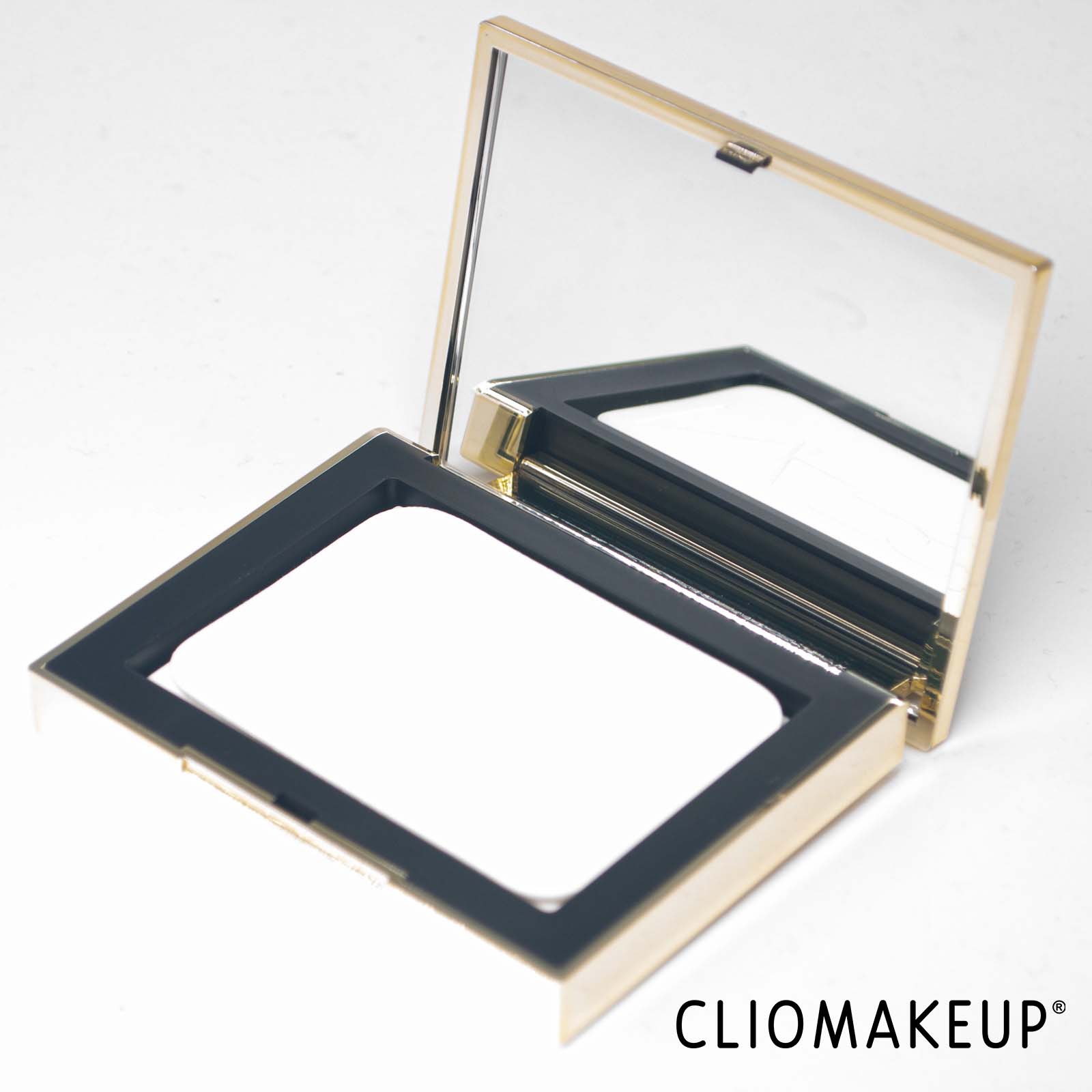 cliomakeup-recensione-cipria-nars-light-reflecting-setting-powder-4