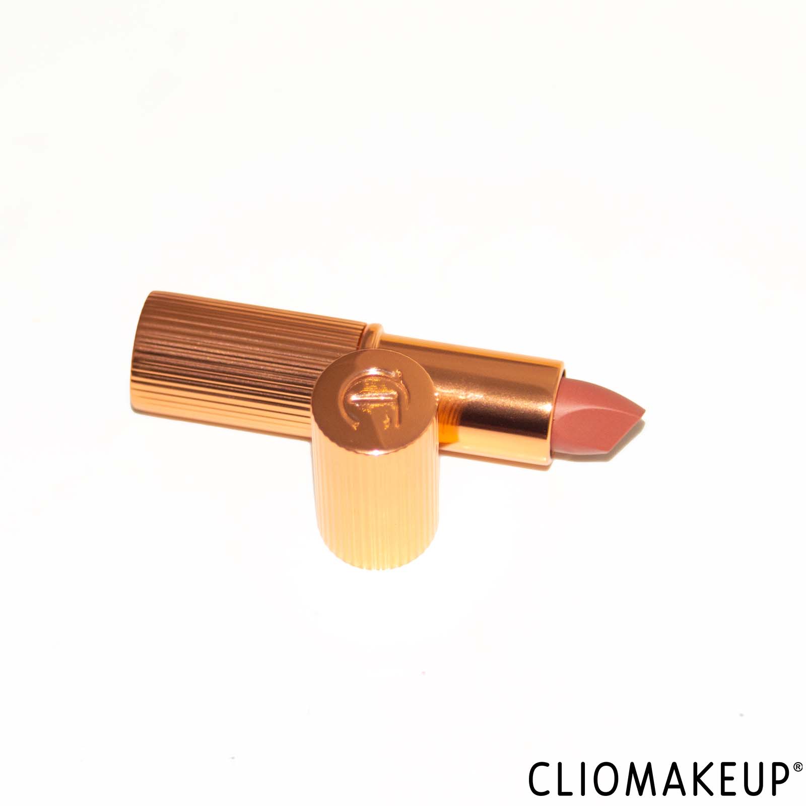 cliomakeup-recensione-rossetto-charlotte-tilbury-pillow-talk-matte-revolution-xmas-edition-4