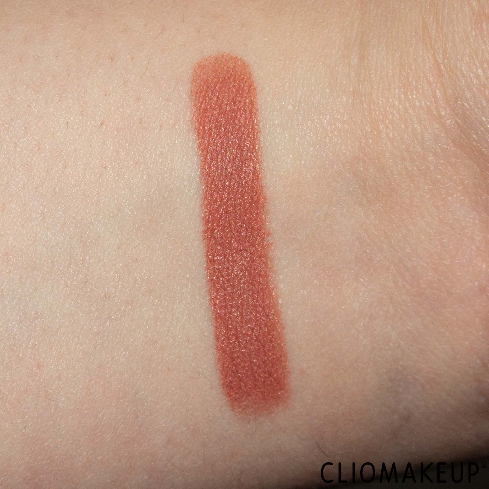 cliomakeup-recensione-rossetto-charlotte-tilbury-pillow-talk-matte-revolution-xmas-edition-7