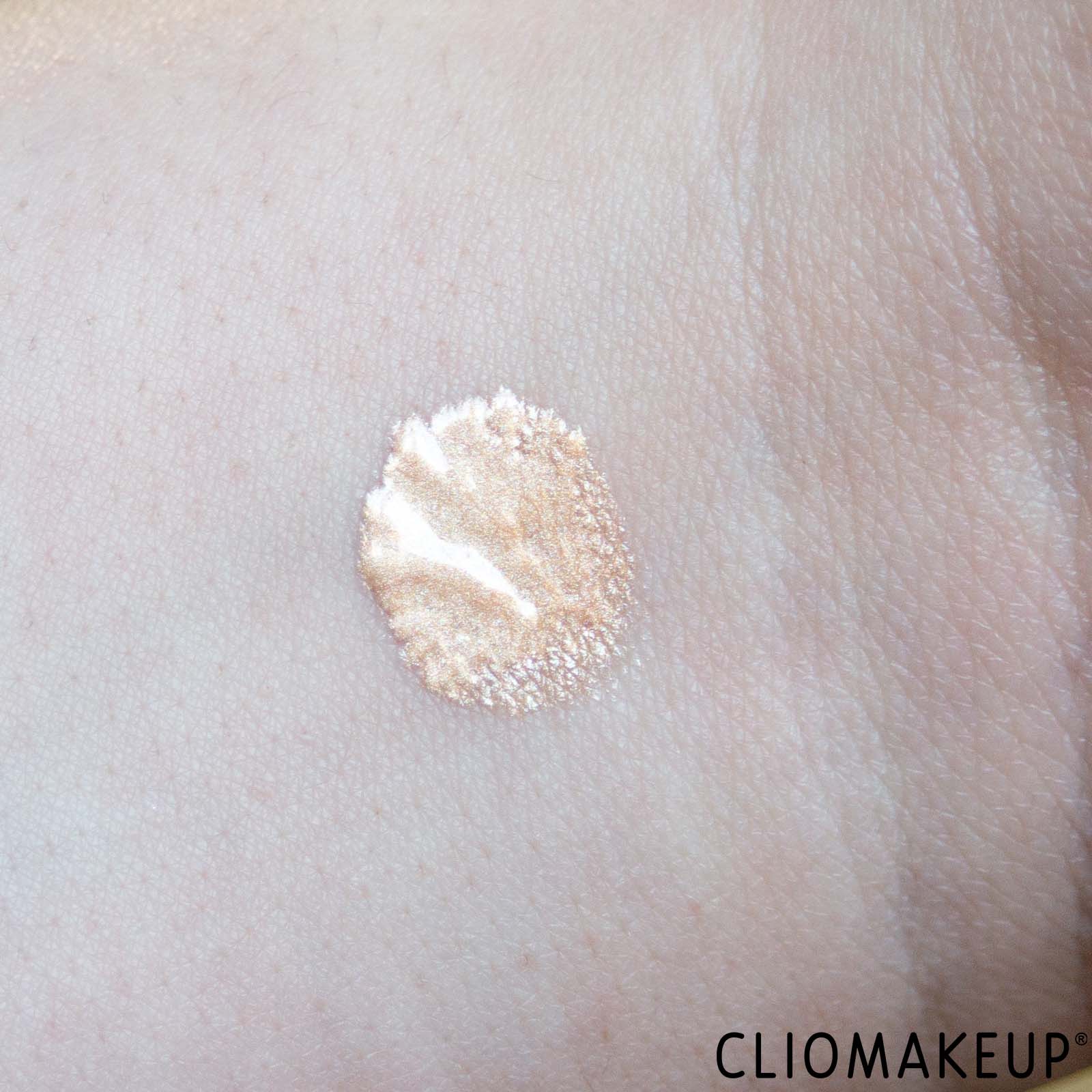 cliomakeup-recensione-illuminante-laura-mercier-rose-glow-liquid-highlighter-6