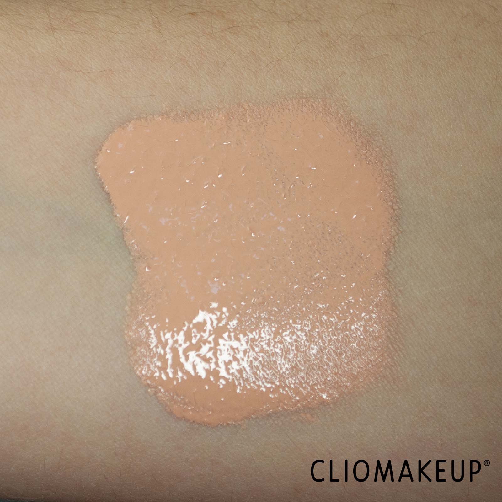 cliomakeup-recensione-fondotinta-revolution-skin-silk-luminous-serum-foundation-7