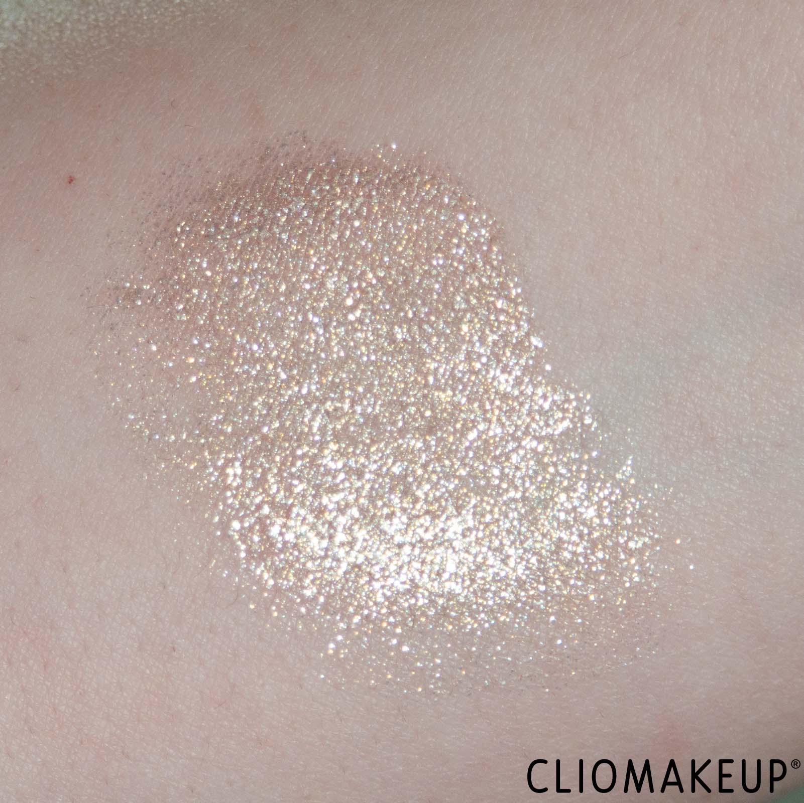 cliomakeup-recensione-ombretto-liquido-essence-chilly-vanilly-liquid-eyeshadow-8