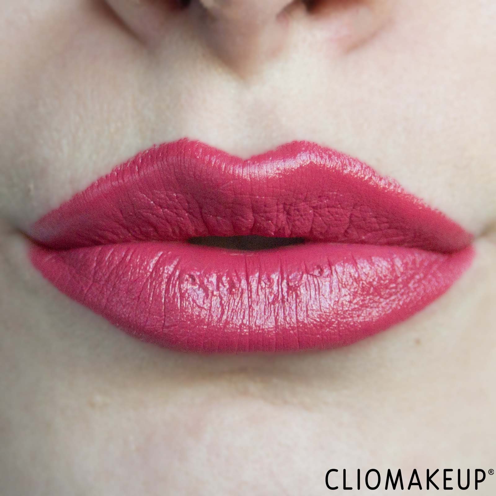 cliomakeup-recensione-rossetto-essence-love-luck-e-dragons-creamy-lipstick-10