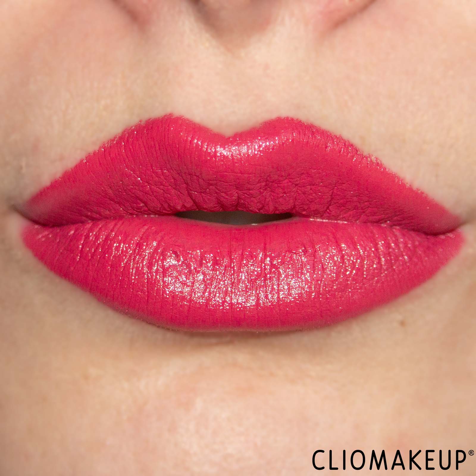 cliomakeup-recensione-rossetto-essence-love-luck-e-dragons-creamy-lipstick-11