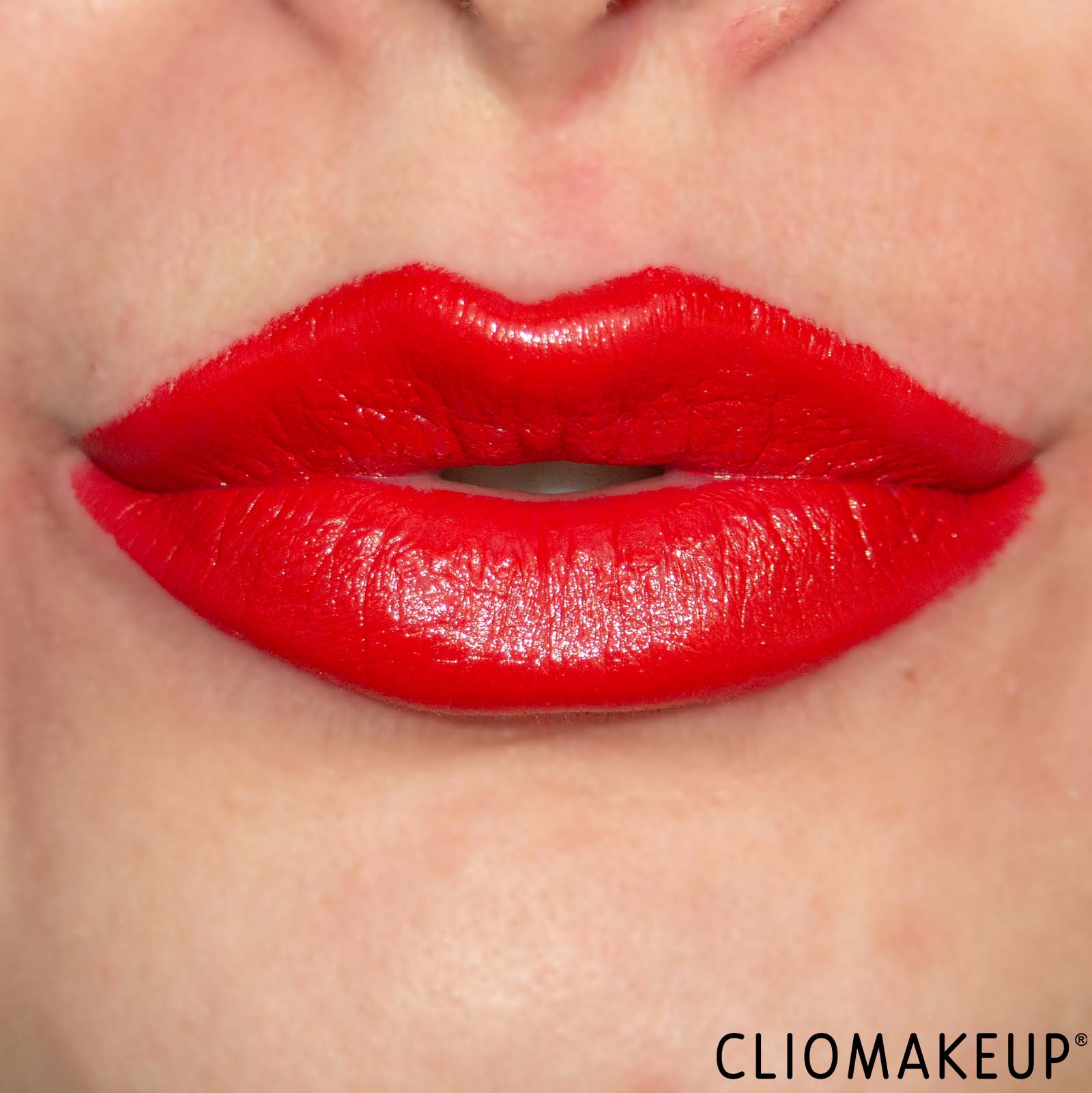 cliomakeup-recensione-rossetto-essence-love-luck-e-dragons-creamy-lipstick-13