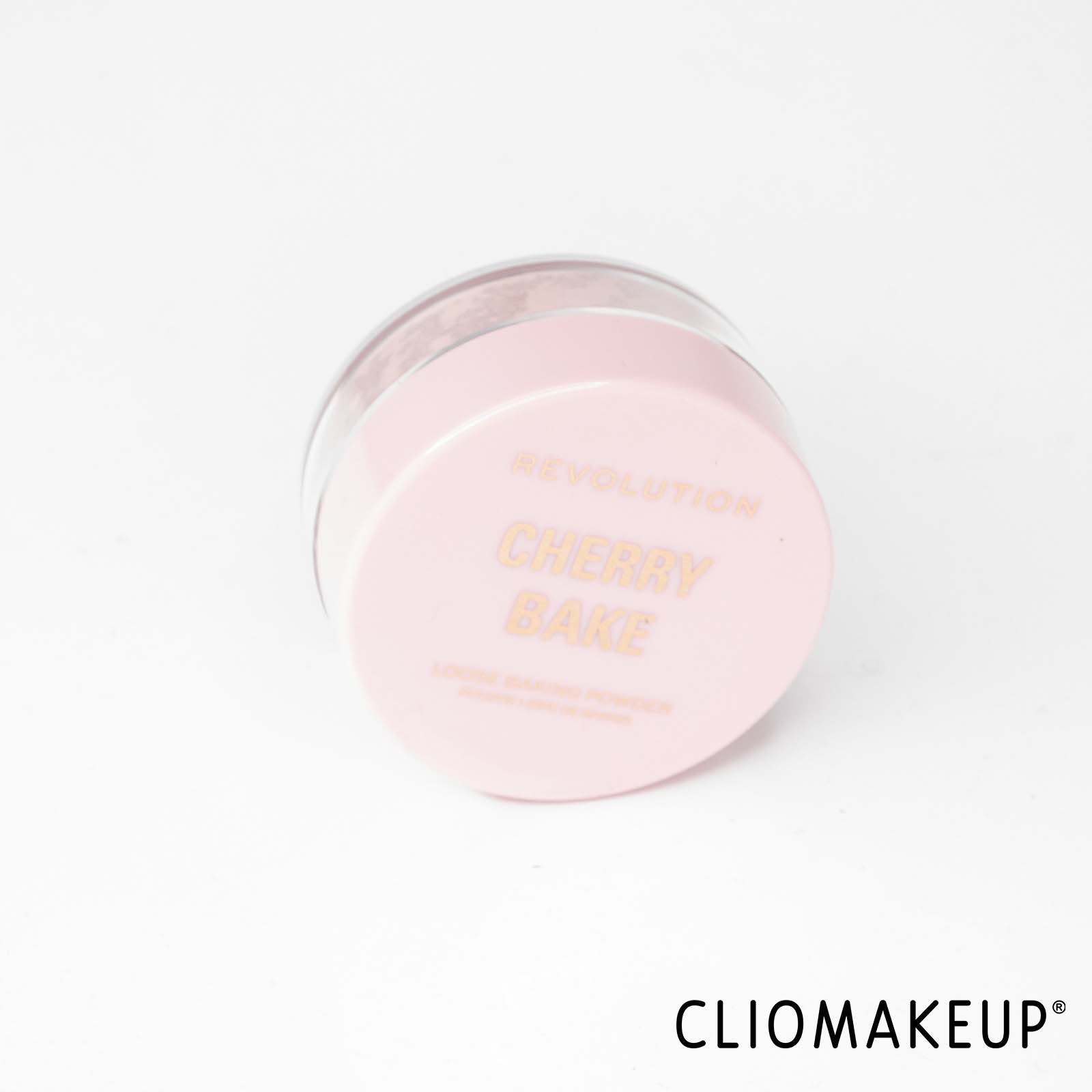 cliomakeup-recensione-cipria-revolution-cherry-bake-loose-baking-powder-4