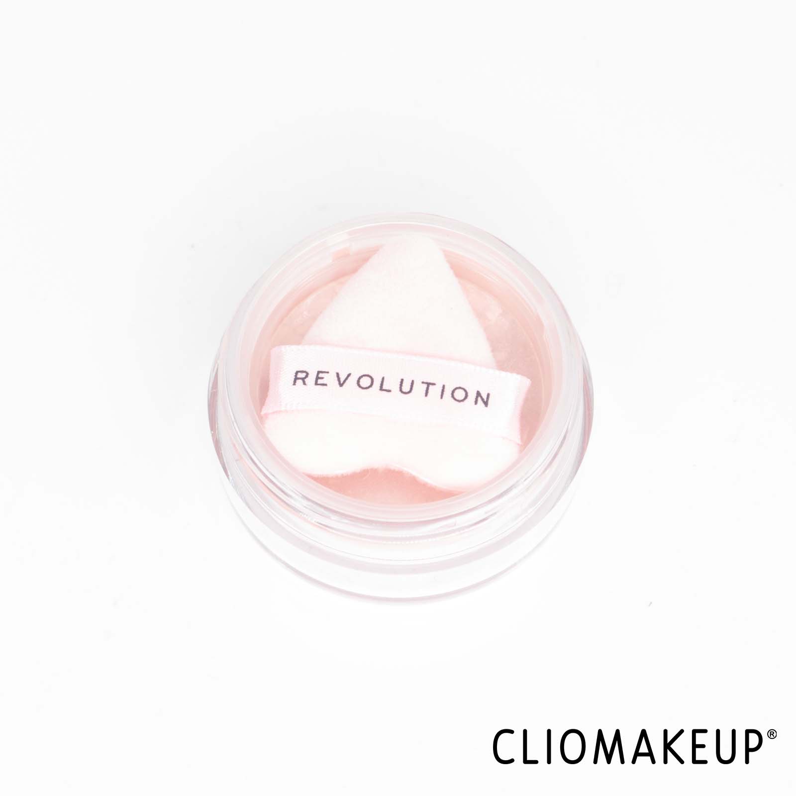 cliomakeup-recensione-cipria-revolution-cherry-bake-loose-baking-powder-5