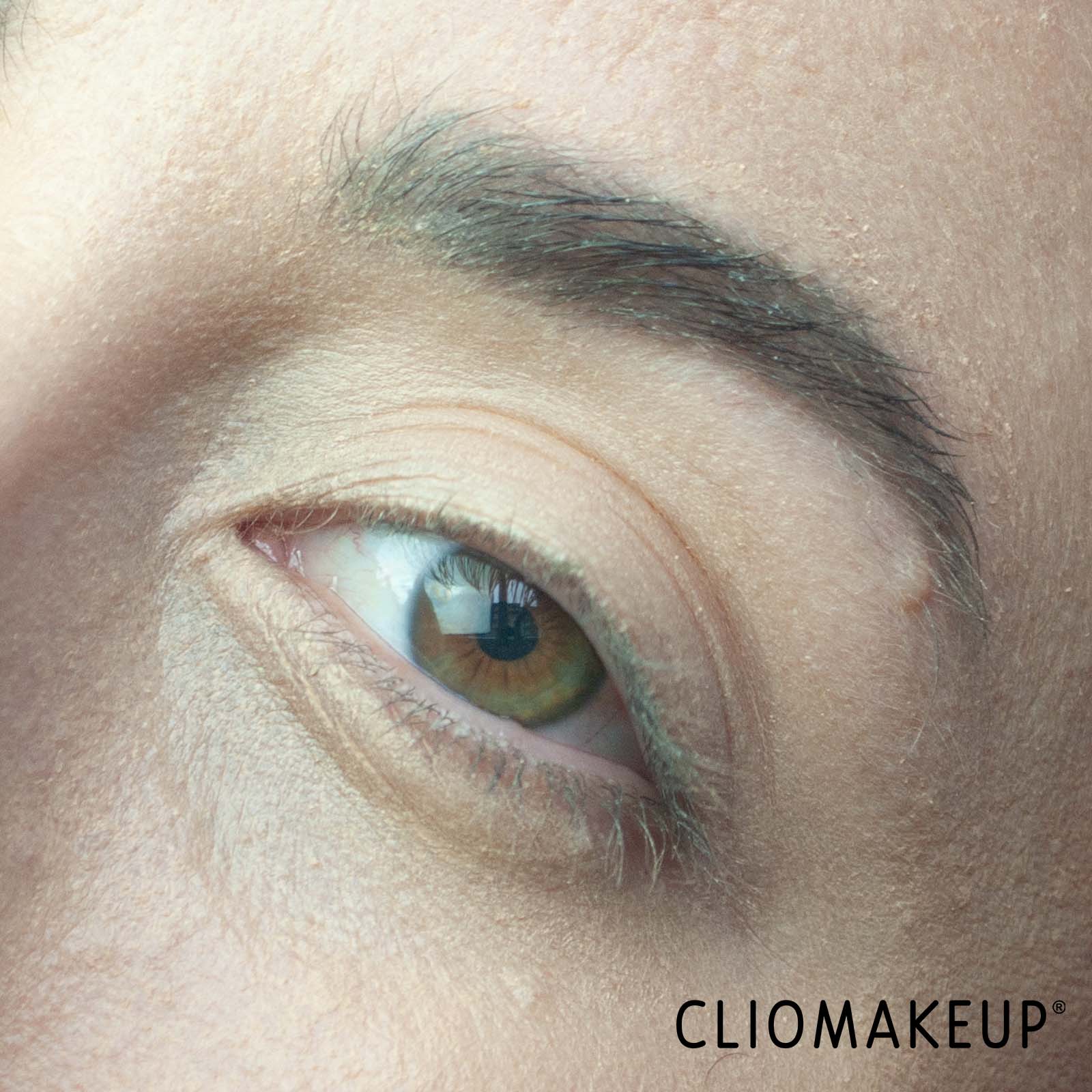 cliomakeup-recensione-cipria-revolution-cherry-bake-loose-baking-powder-8