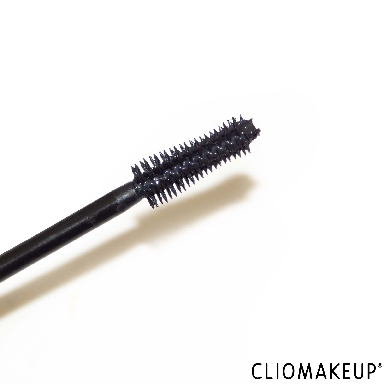 cliomakeup-recensione-mascara-essence-call-me-queen-dramatic-false-lash-effect-mascara-5