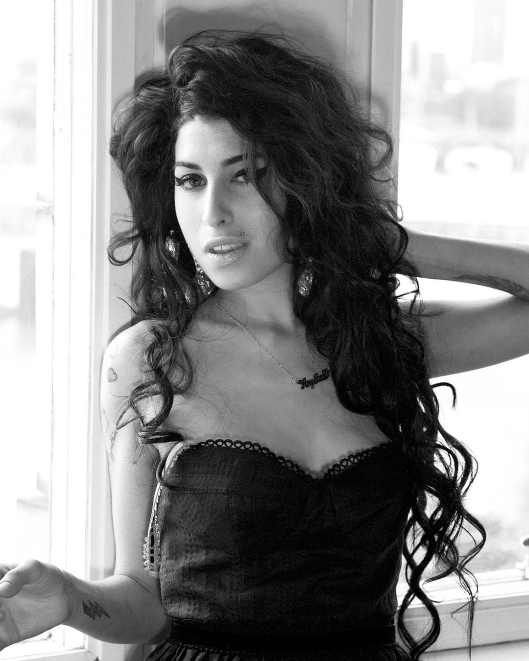 cliomakeup-back-to-black-film-amy-winehouse-2