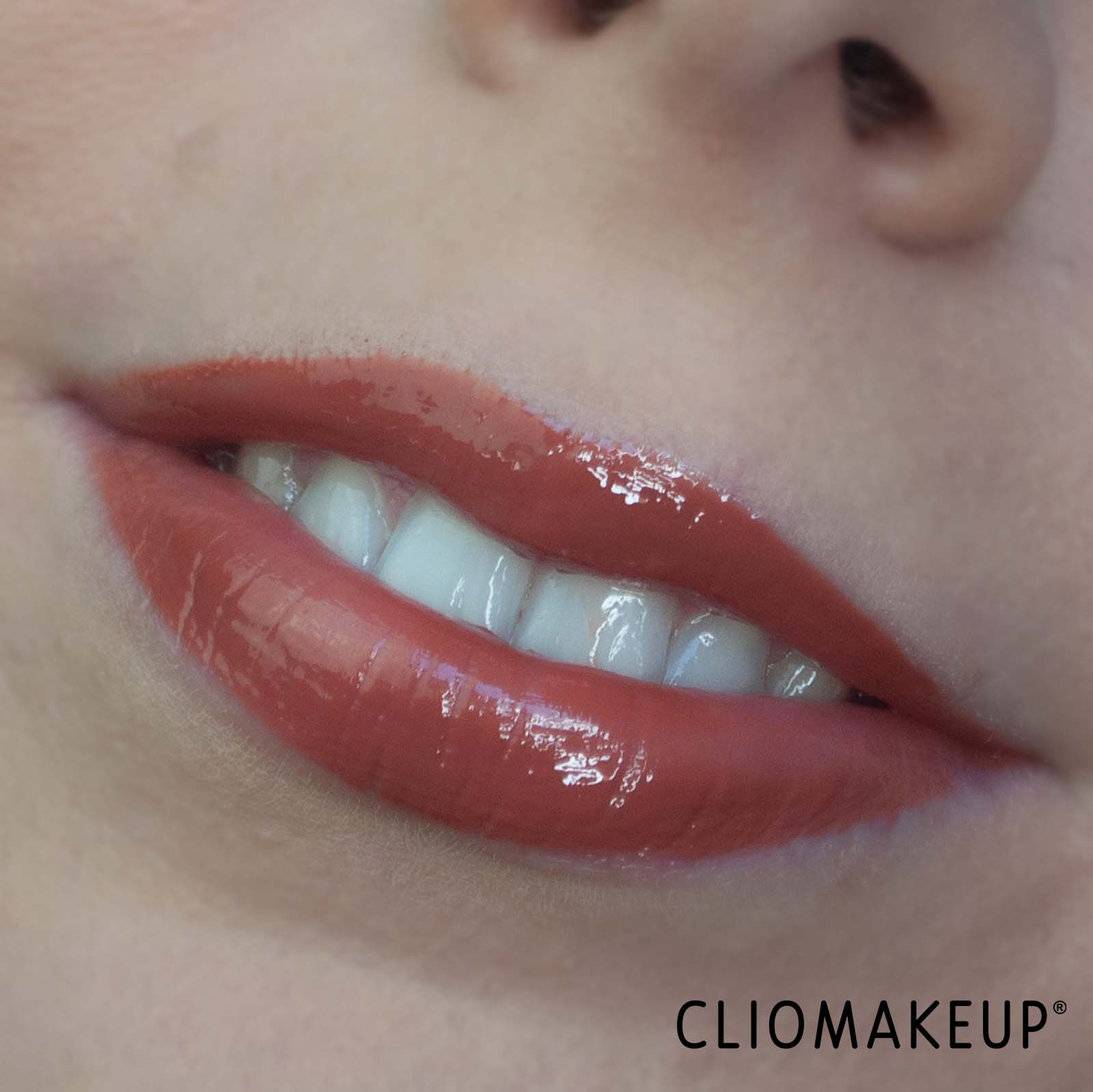 cliomakeup-recensione-gloss-volumizzanti-nyx-duck-plump-lip-plumping-gloss-13