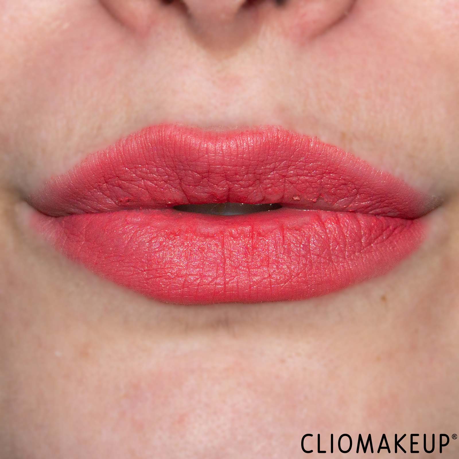 cliomakeup-recensione-rossetto-opaco-catrice-heart-affair-matte-liquid-11