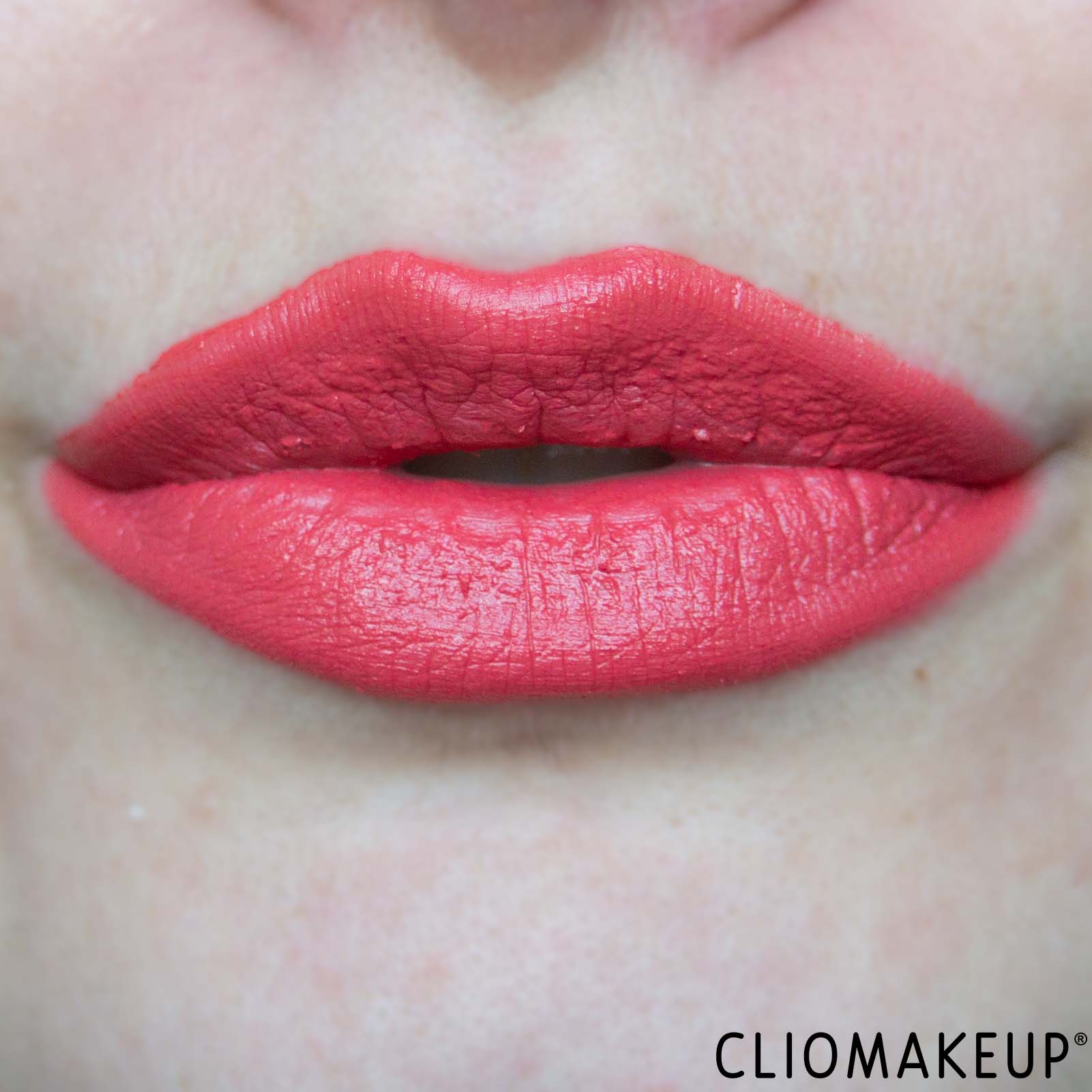 cliomakeup-recensione-rossetto-opaco-catrice-heart-affair-matte-liquid-12