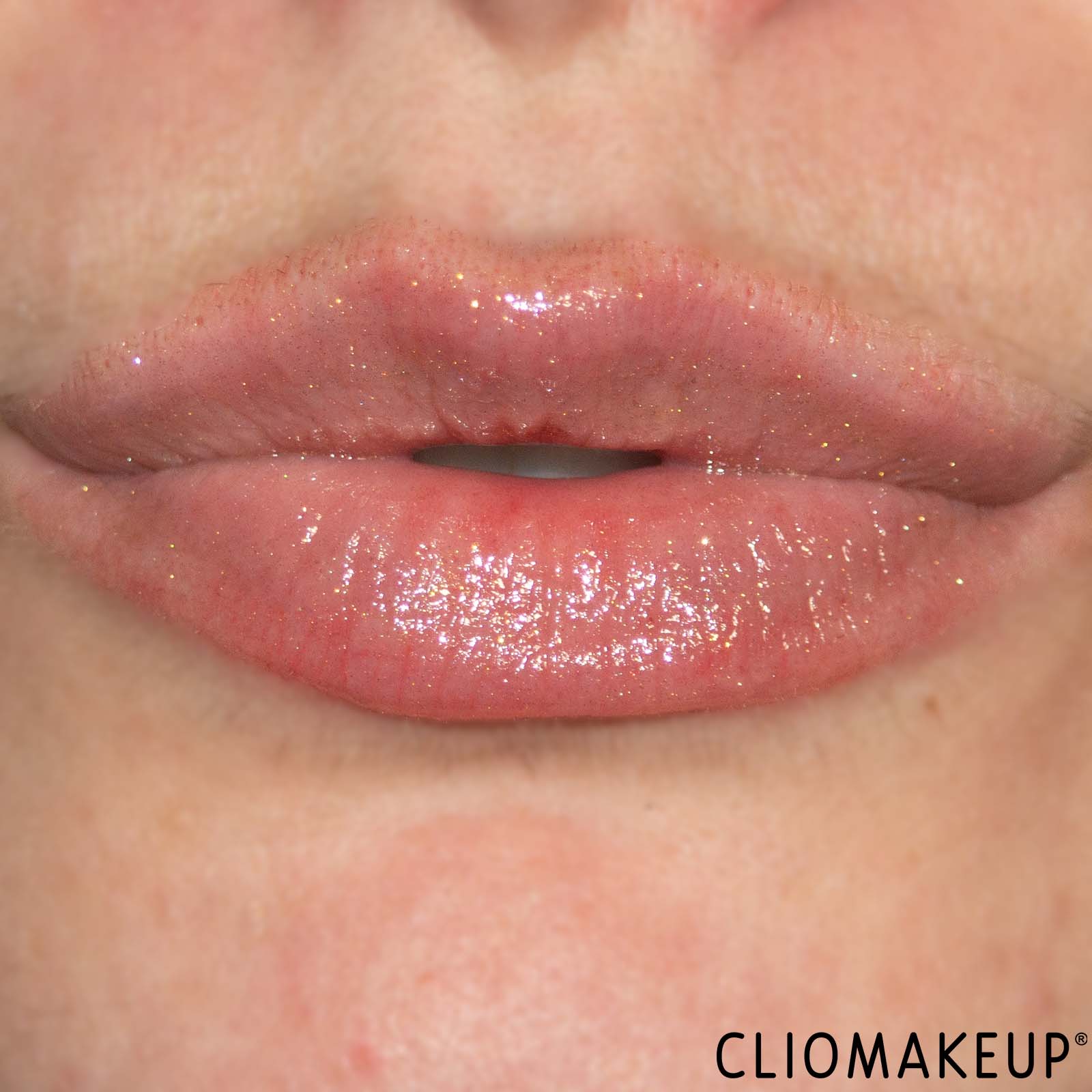 cliomakeup-recensione-gloss-kiko-bridgerton-brilliant-bliss-lip-gloss-11