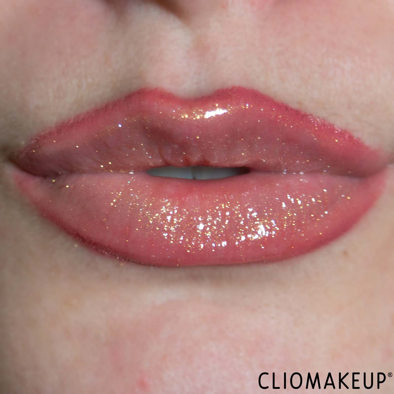 cliomakeup-recensione-gloss-kiko-bridgerton-brilliant-bliss-lip-gloss-12