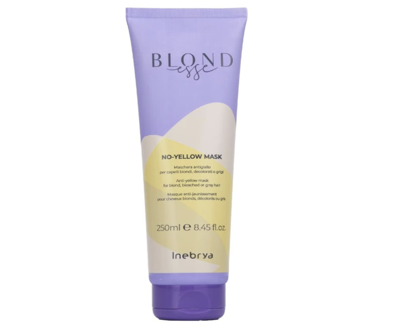 cliomakeup-tendenza-colore-capelli-2024-biondo-chantilly-Inebrya-blondesse-maschera