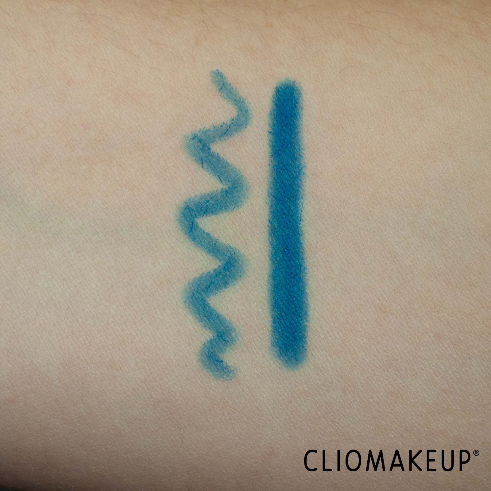 cliomakeup-recensione-eyeliner-avon-glimmerstick-retractable-bold-eyeliner-7