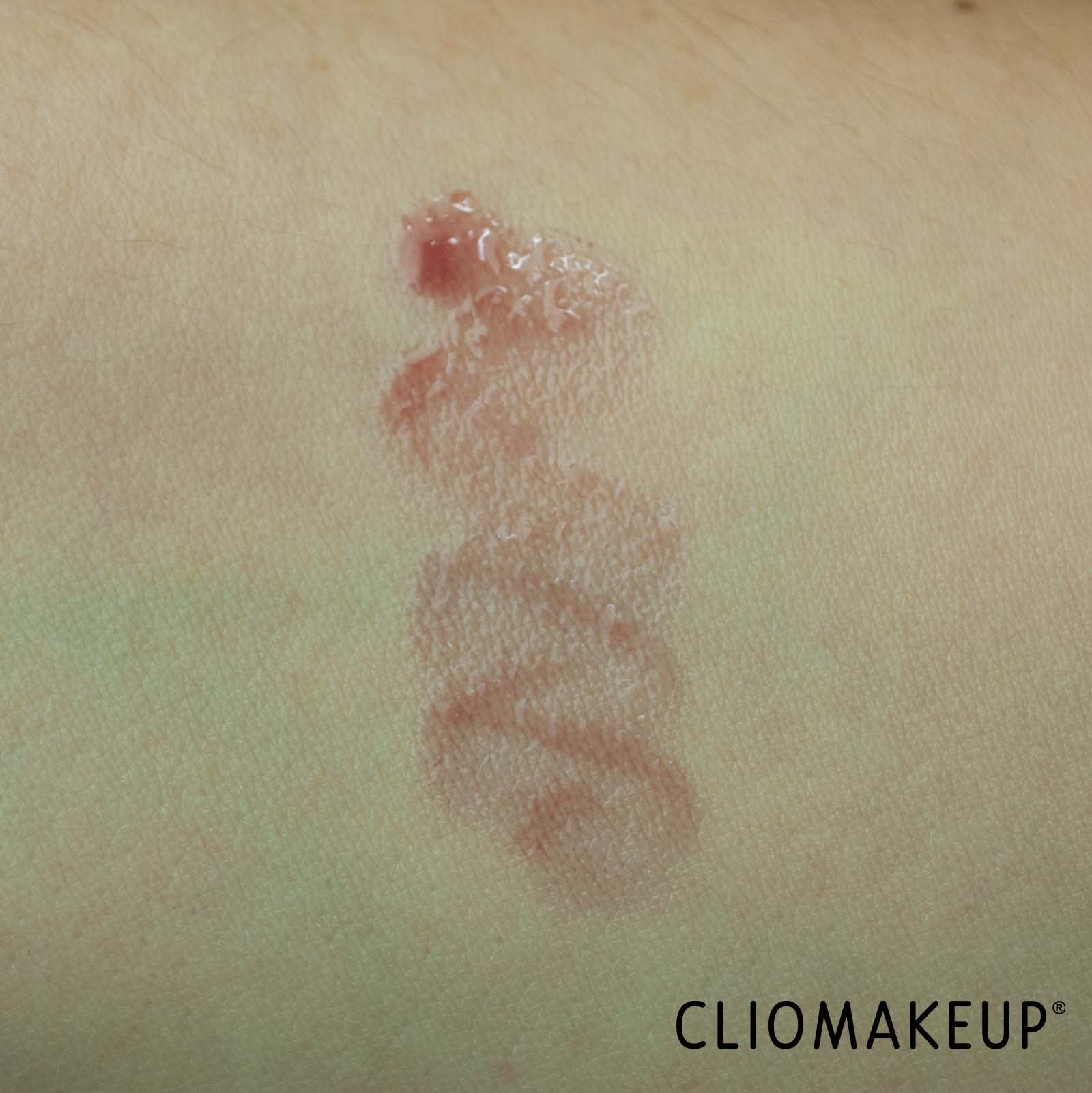 cliomakeup-recensione-olio-labbra-clinique-pop-lip-e-cheek-oil-black-honey-6