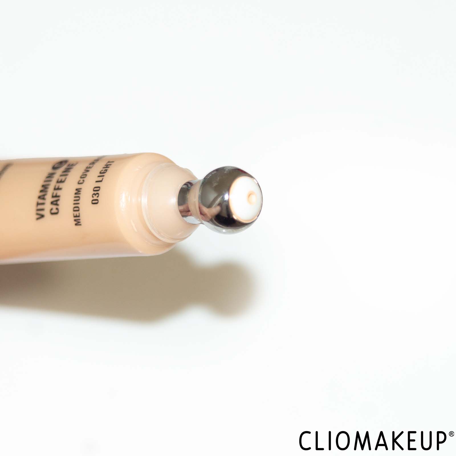 cliomakeup-recensione-fondotinta-rimmel-multi-tasker-wake-me-up-foundation-and-concealer-5