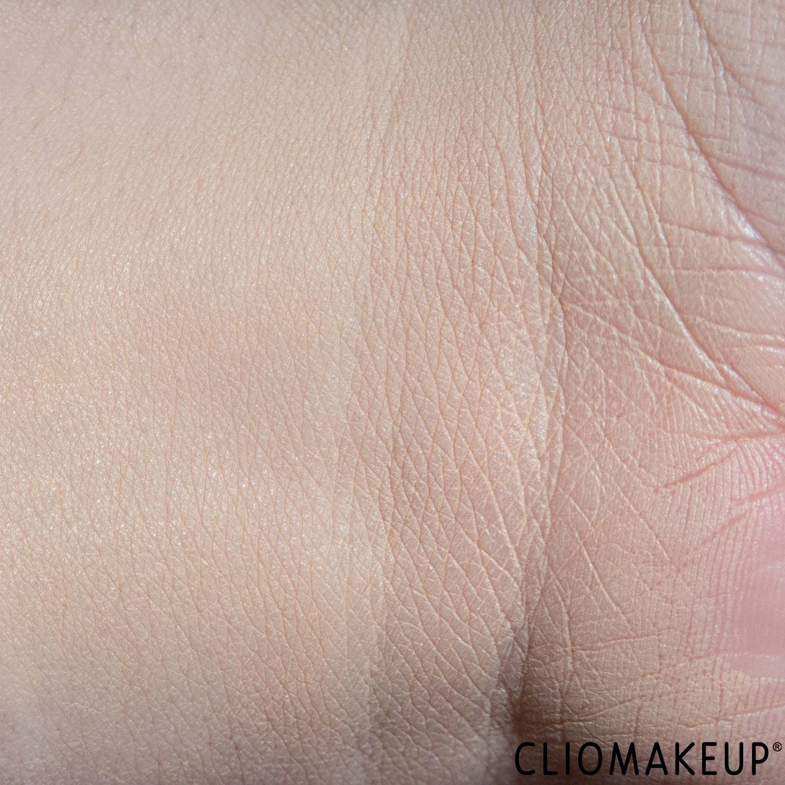 cliomakeup-recensione-fondotinta-rimmel-multi-tasker-wake-me-up-foundation-and-concealer-8