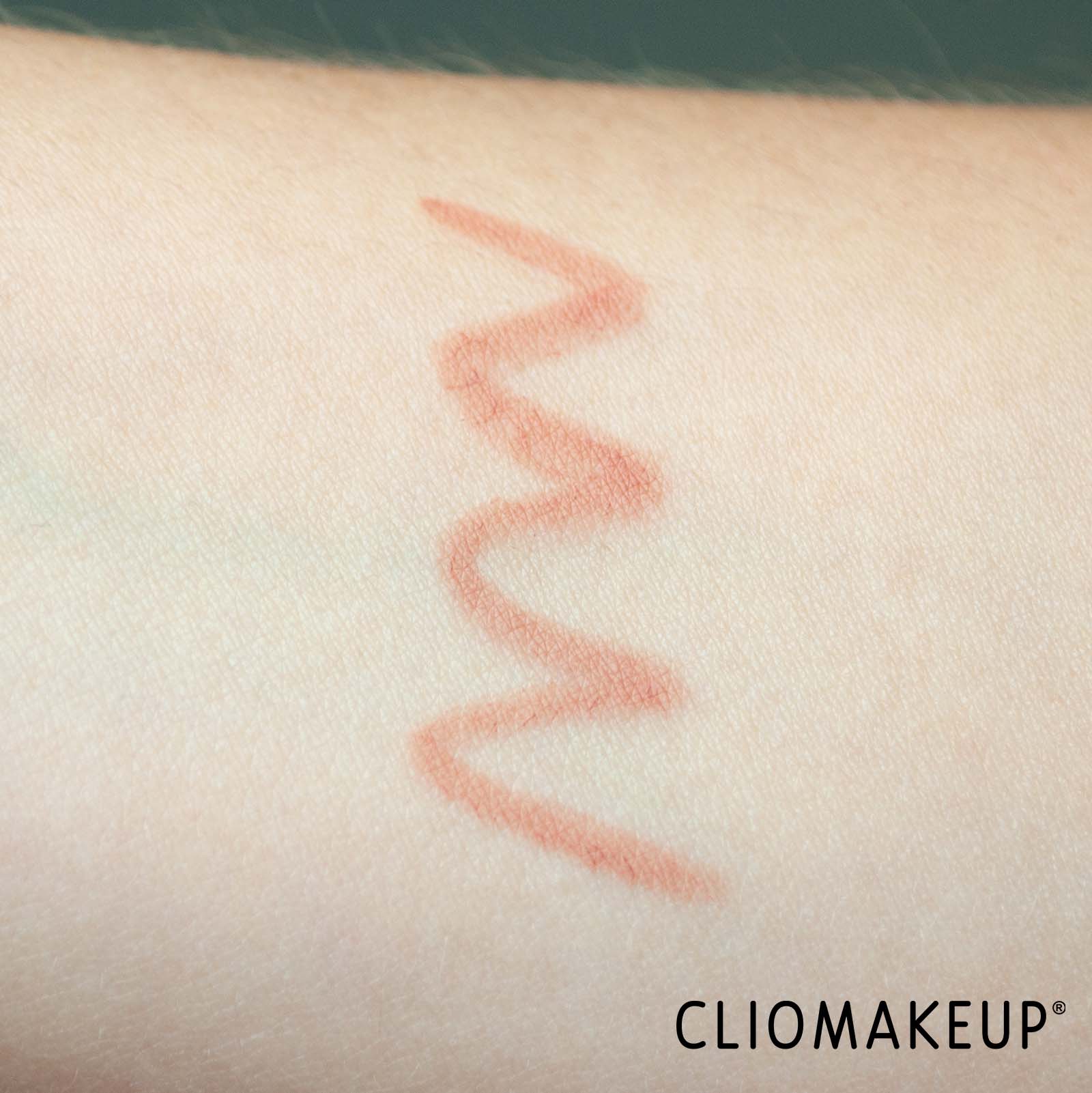 cliomakeup-recensione-matita-labbra-lancome-idole-lip-shaper-6