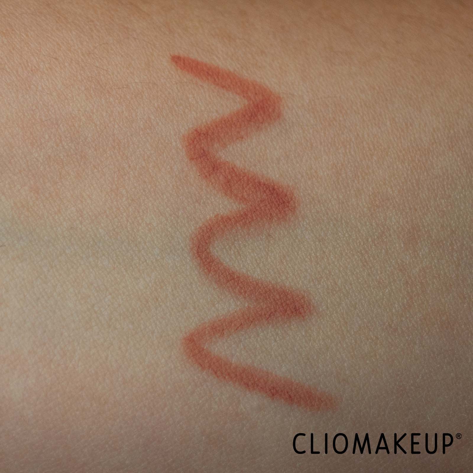 cliomakeup-recensione-matita-labbra-lancome-idole-lip-shaper-7