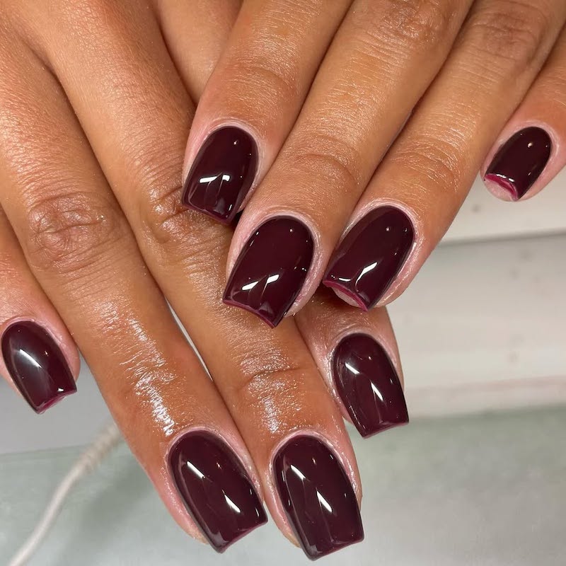 cabernet-nails-unghie-quadrate