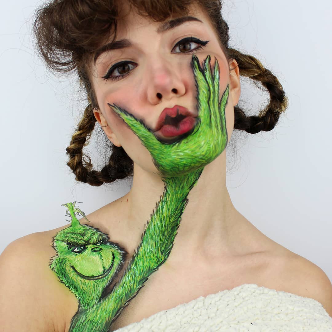 grinch-make-up-mano