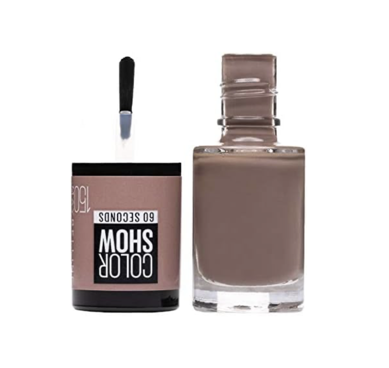 unghie-mocha-mousse-pantone-2025-maybelline