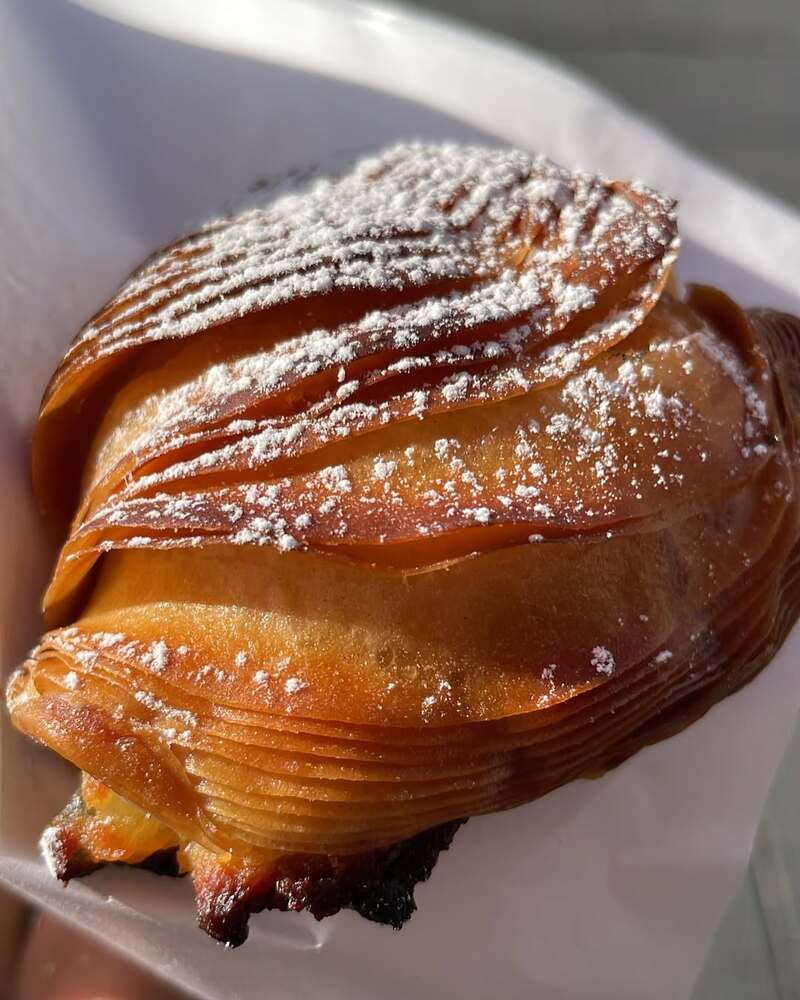 dove-mangiare-sfogliatella-napoli-carraturo